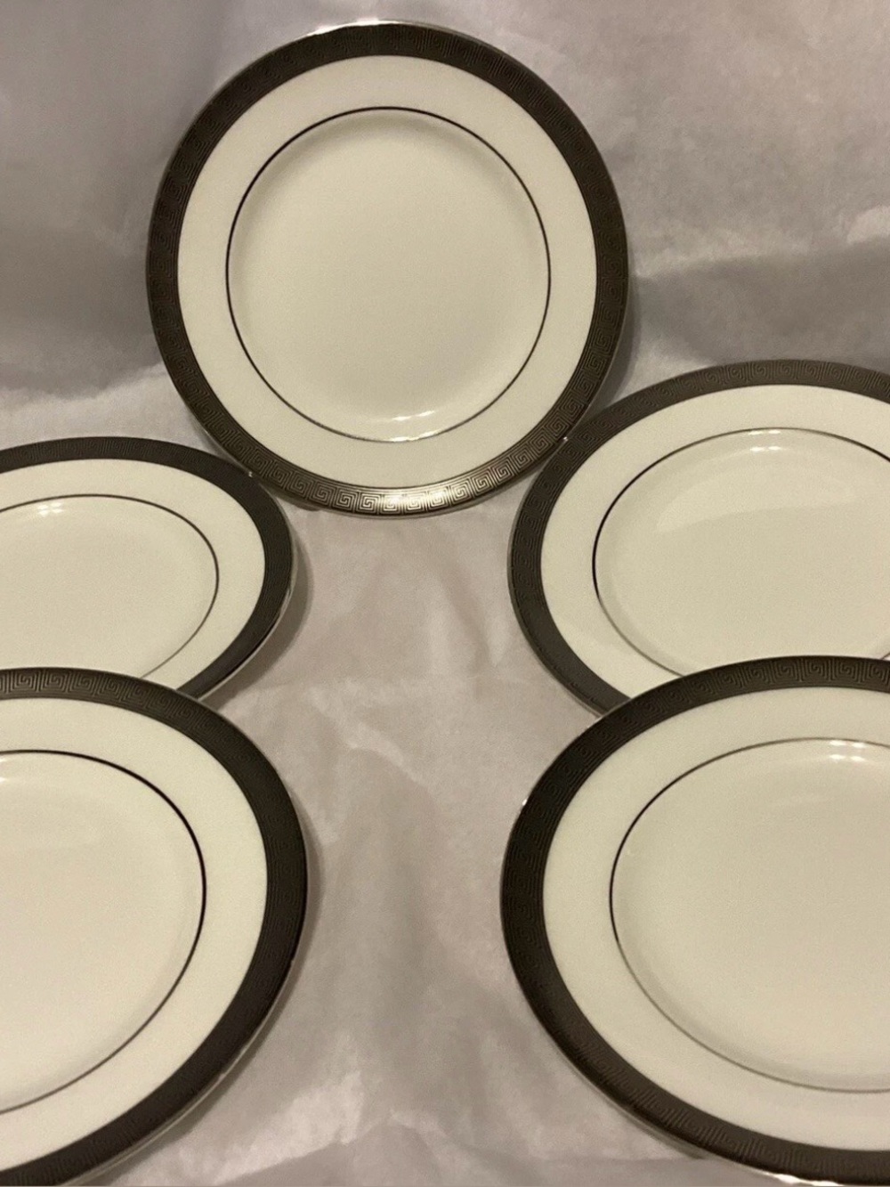 Wedgewood Metropolis Black /Gray Greek Key Design Bread And Butter 6” Plates